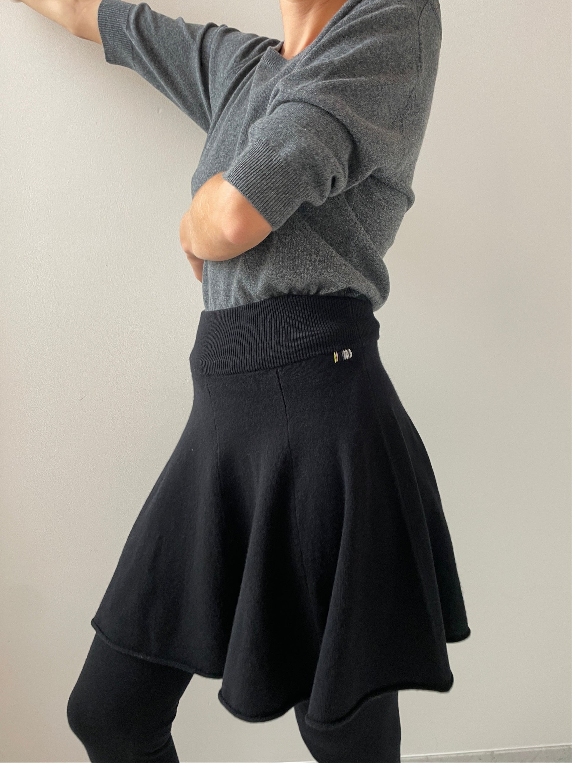 Girl, Raven EXTREME CASHMERE