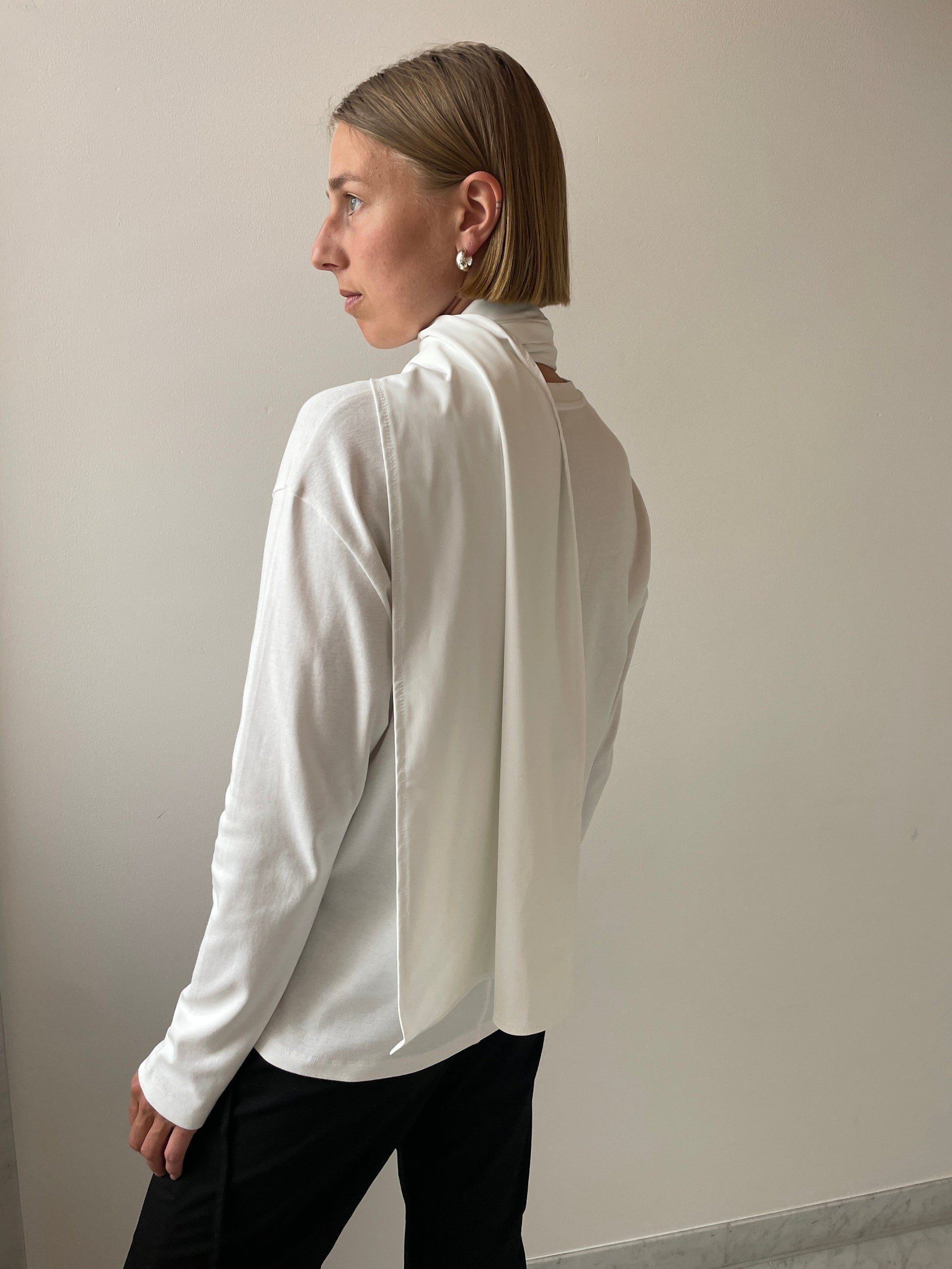 Stretch Scarf, White PIEN STUDIOS