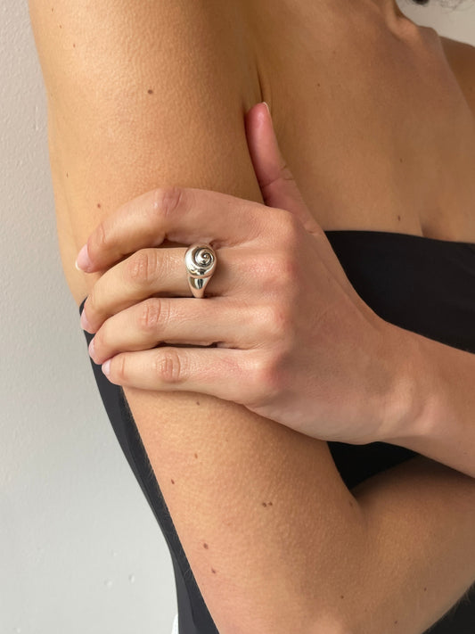 Small Nautilus Ring, Silver SOPHIE BUHAI