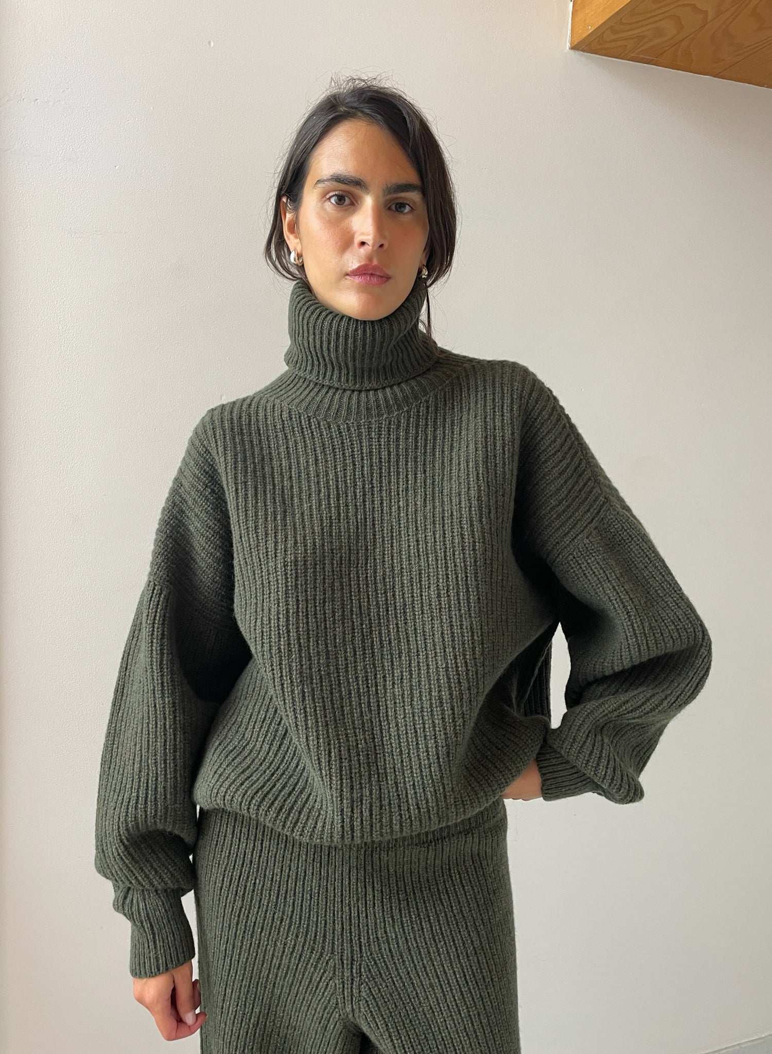 Mea Turtleneck, Foret