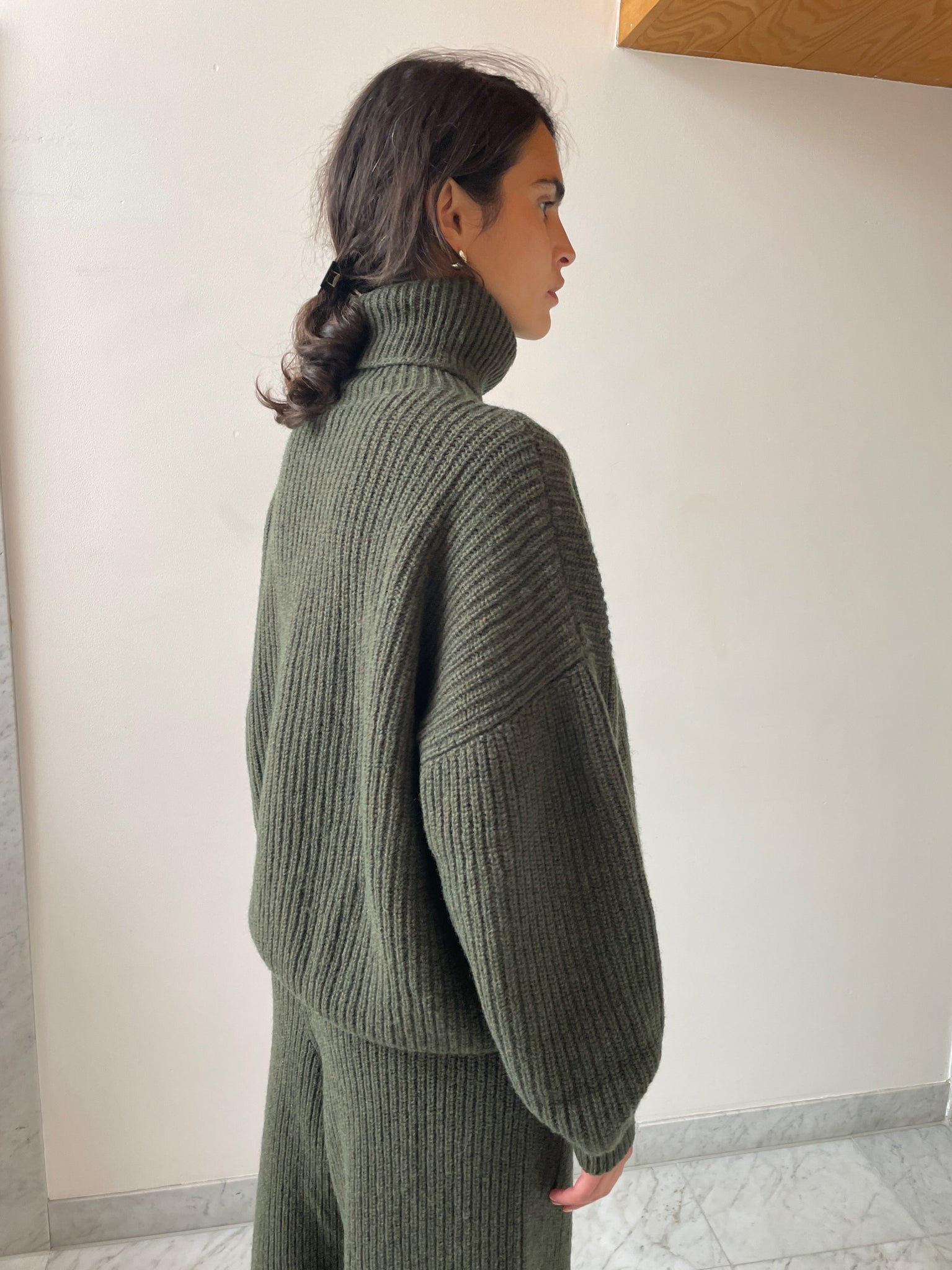 Mea Turtleneck, Foret