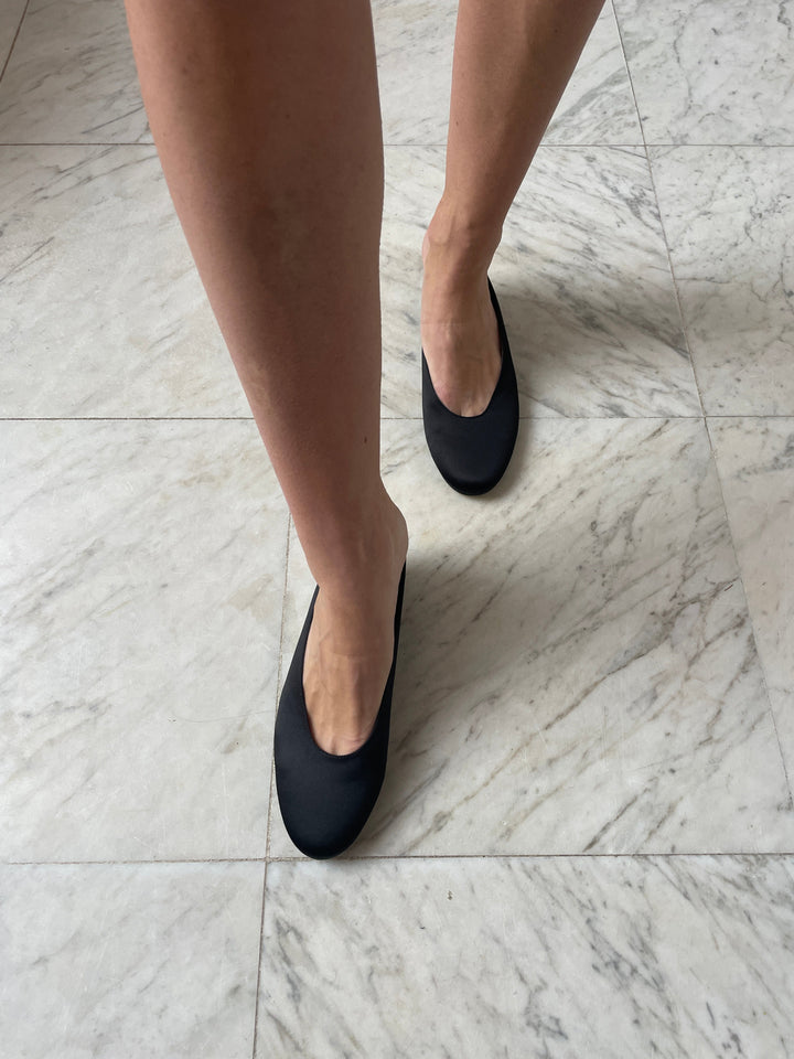 Alex, Black About Arianne