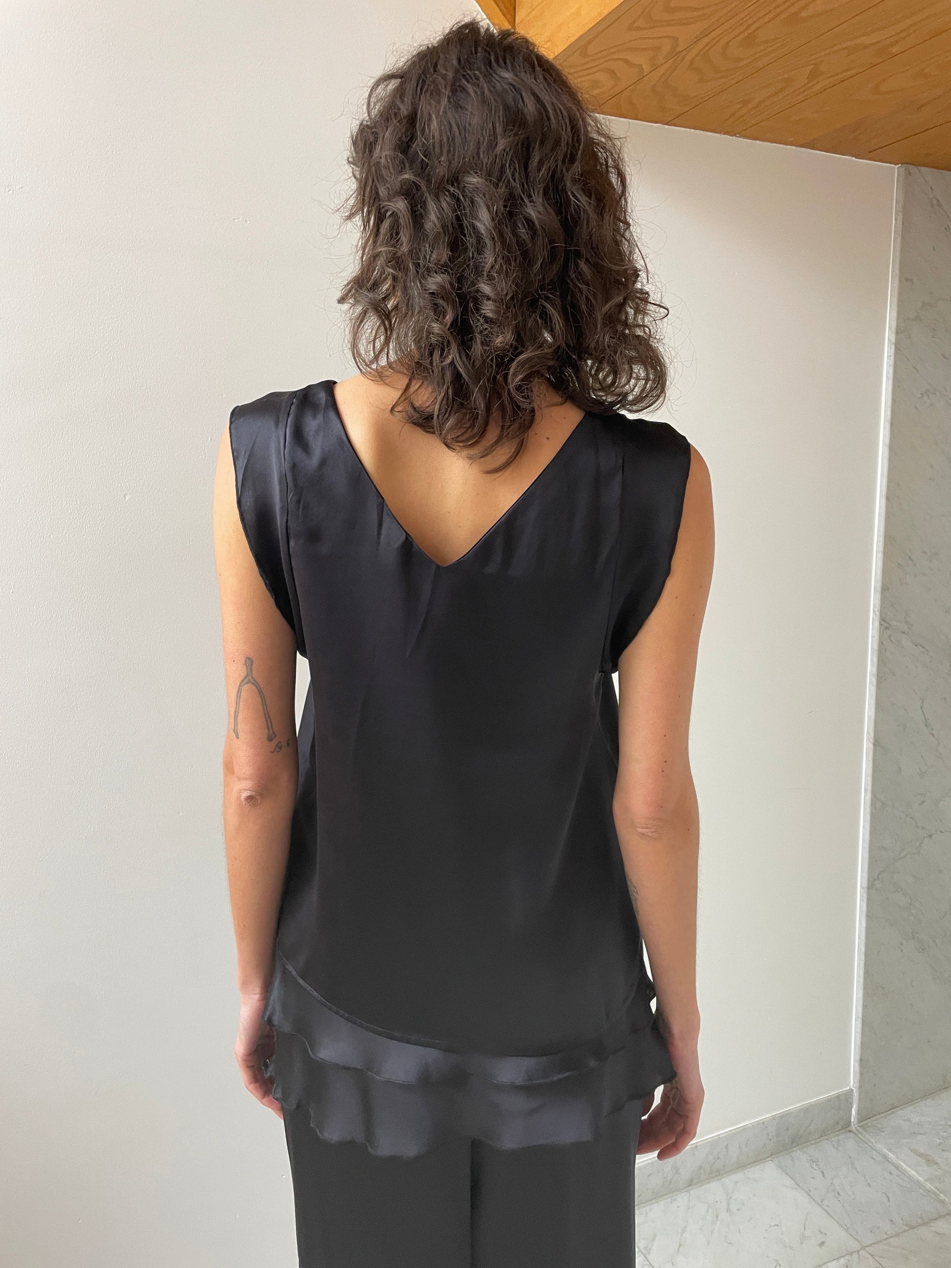 Kin Top, Black BASERANGE