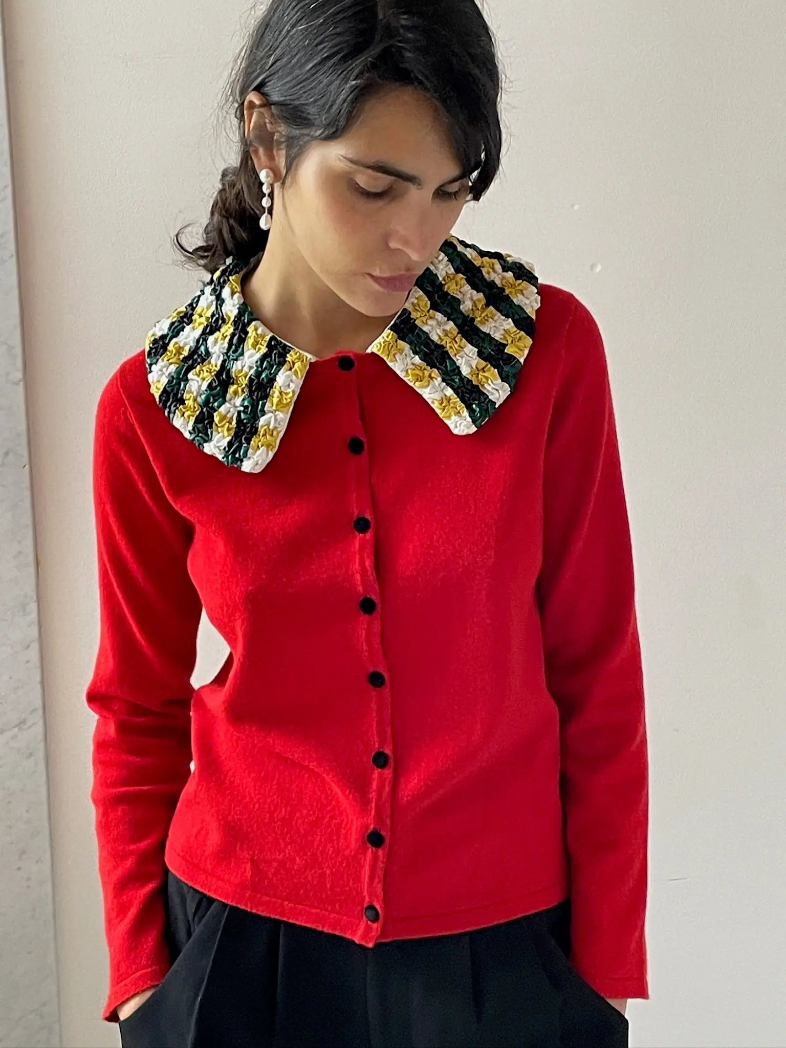 Yaya Cardigan, Red Leorosa