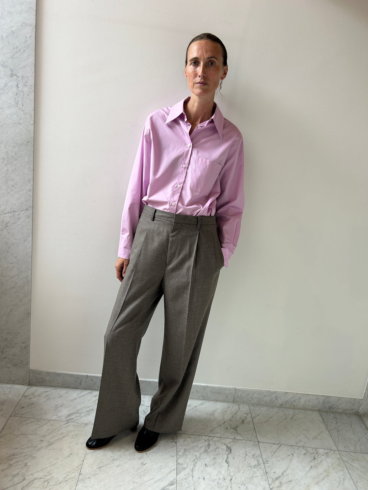 Look with CARMEN House Shirt, Pink, Auralee Light Wool Two-Tuck Slacks, Top Brown, Santangelo Baba Earring, Triple Baby