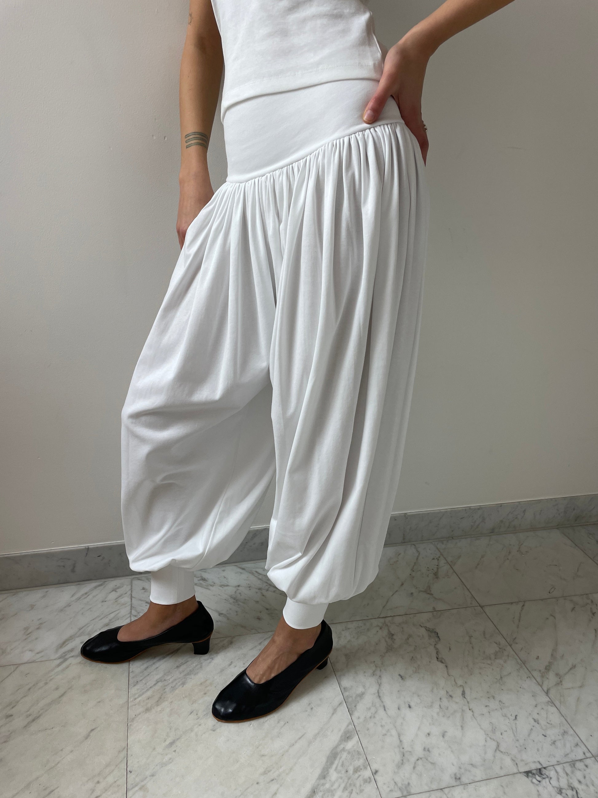 Vollmond Pants, White LAMIA LAGHA