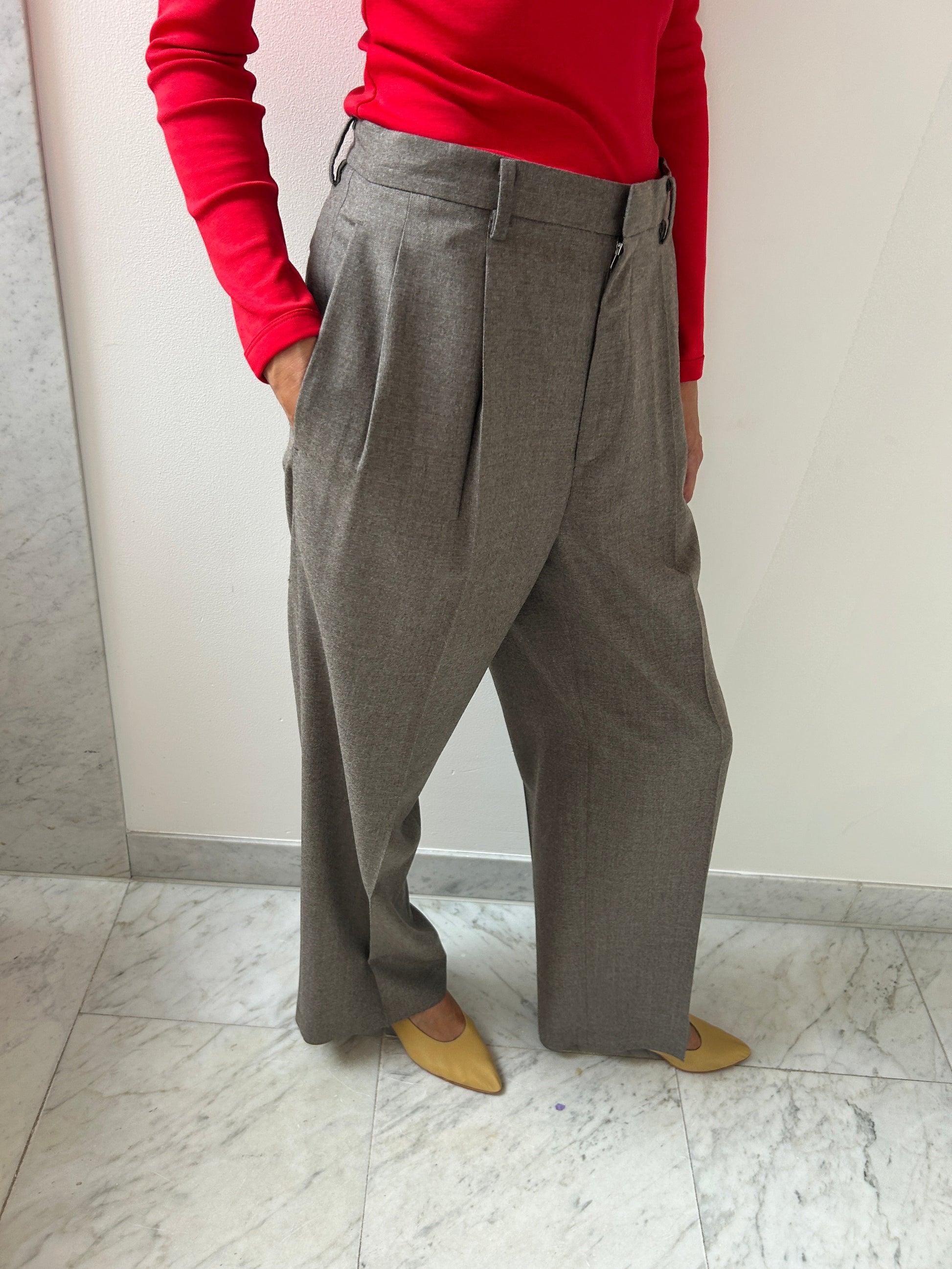 Light Wool Two-Tuck Slacks, Top Brown Auralee
