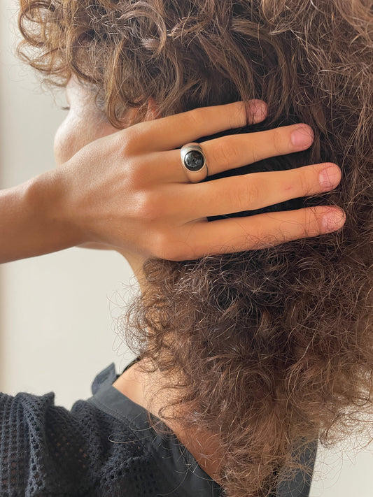 Small Deren Ring, Onyx SOPHIE BUHAI