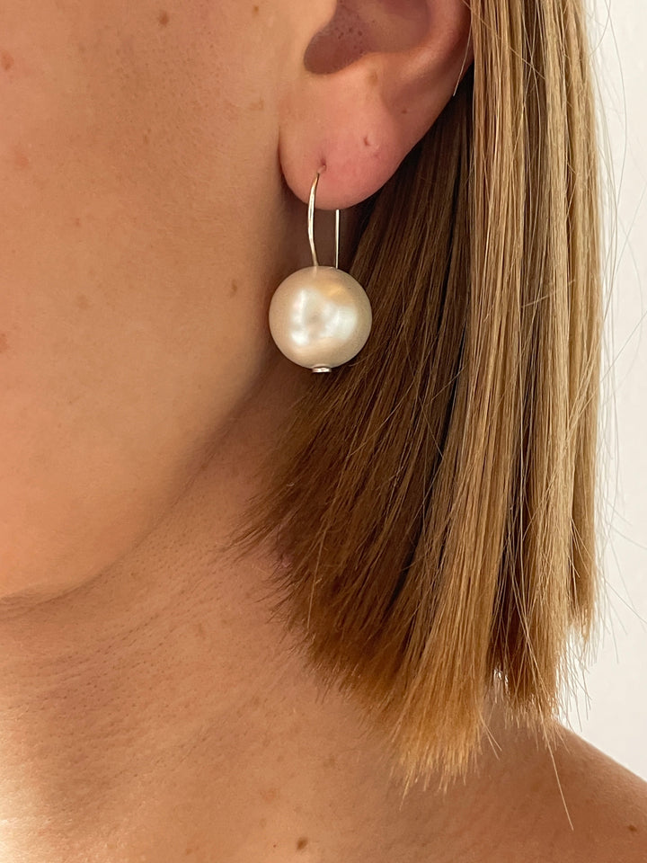 Pearl Iris Earrings, Pearl SOPHIE BUHAI