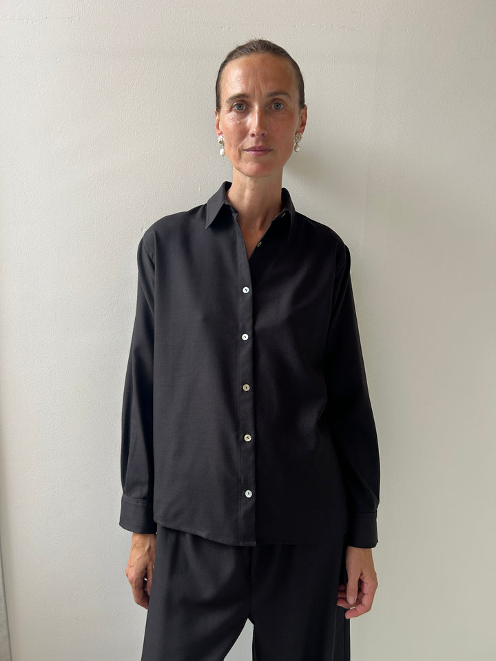 Stoa Shirt, Brown Black BASERANGE